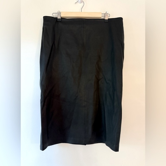 Saks Fifth Avenue Black Leather Women's pencil Skirt size XL - Picture 1 of 7
